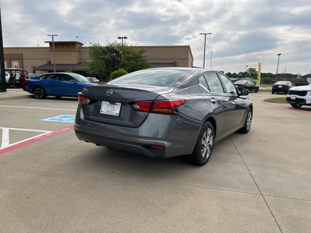 Used 2024 Nissan Altima 2.5 S FWD image 11