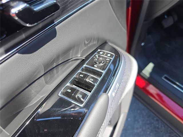 Used 2025 Cadillac Lyriq Luxury w/ LPO, Floor Liner Package AWD/4WD image 22