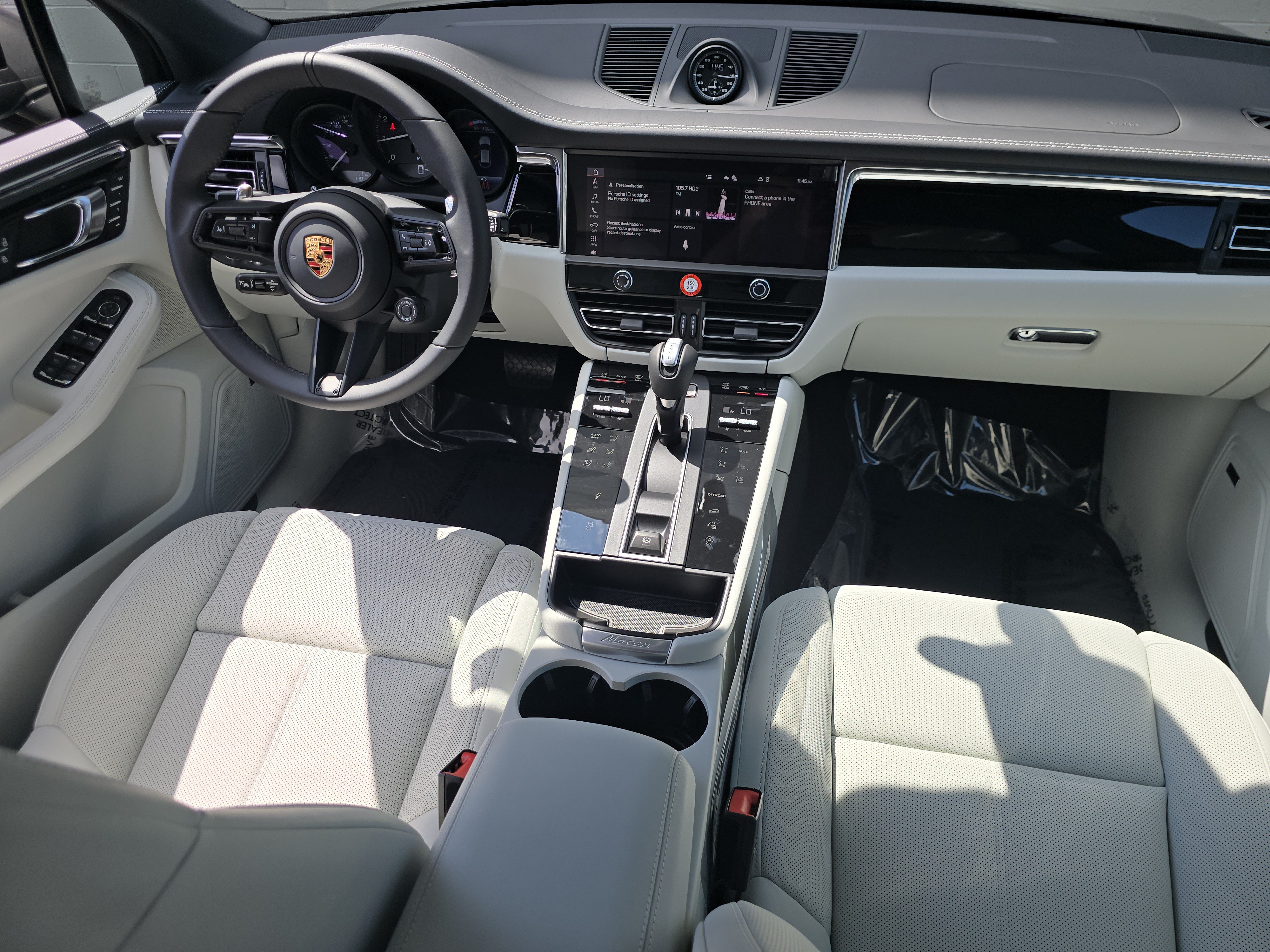 New 2026 Porsche Macan Turbo AWD/4WD image 23