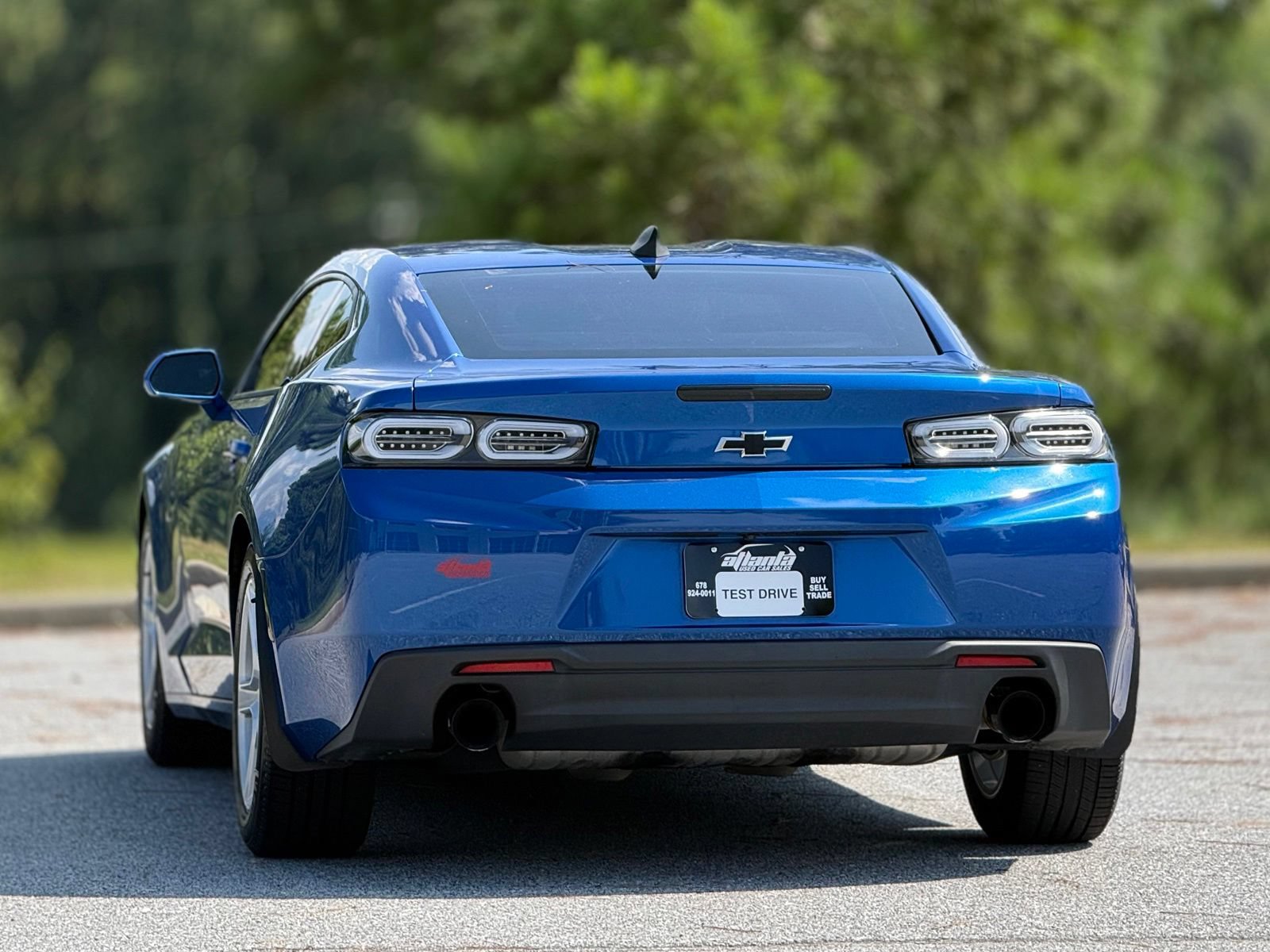 Used 2017 Chevrolet Camaro LT w/ Technology Package RWD image 5