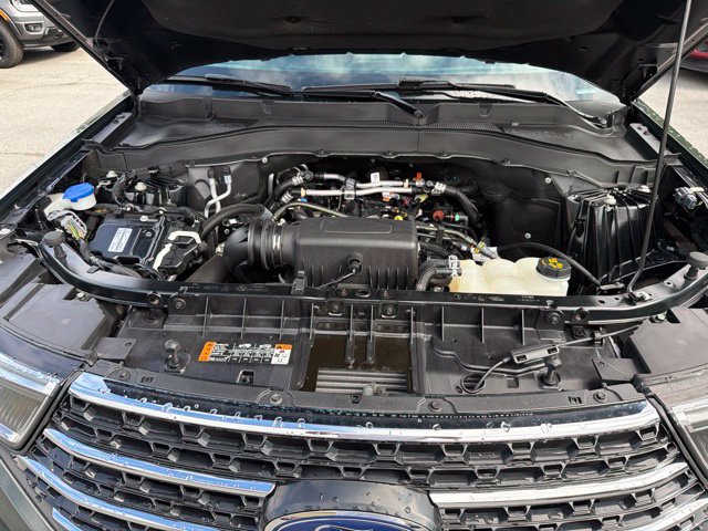 Used 2023 Ford Explorer XLT AWD/4WD image 56