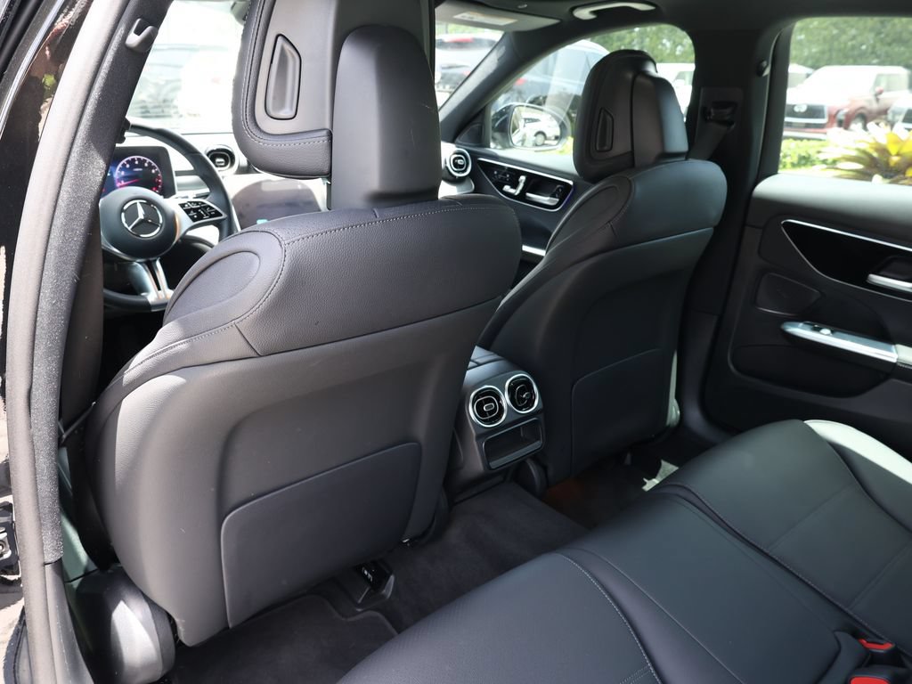 Used 2025 Mercedes-Benz C 300 Sedan image 20