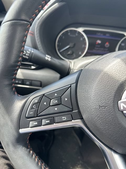 Used 2025 Nissan Sentra SR w/ SR Premium Package FWD image 15