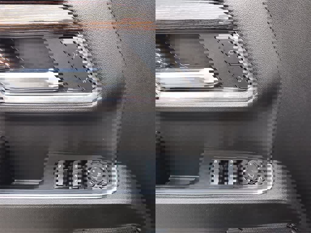 Used 2024 GMC Sierra 1500 SLE image 13