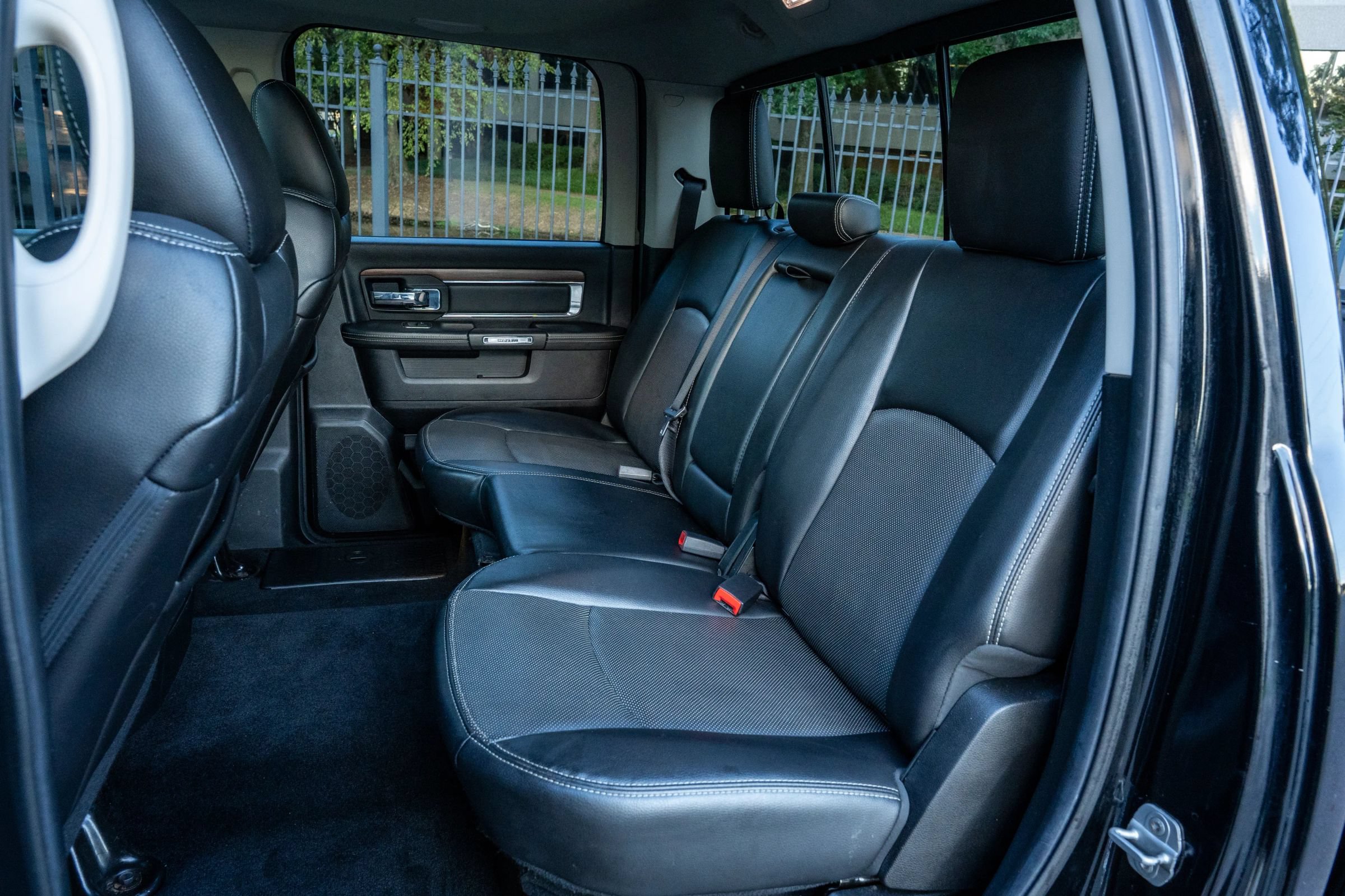 Used 2014 RAM 1500 Laramie w/ Convenience Group AWD/4WD image 12