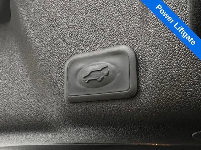 Used 2016 GMC Acadia SLE image 26