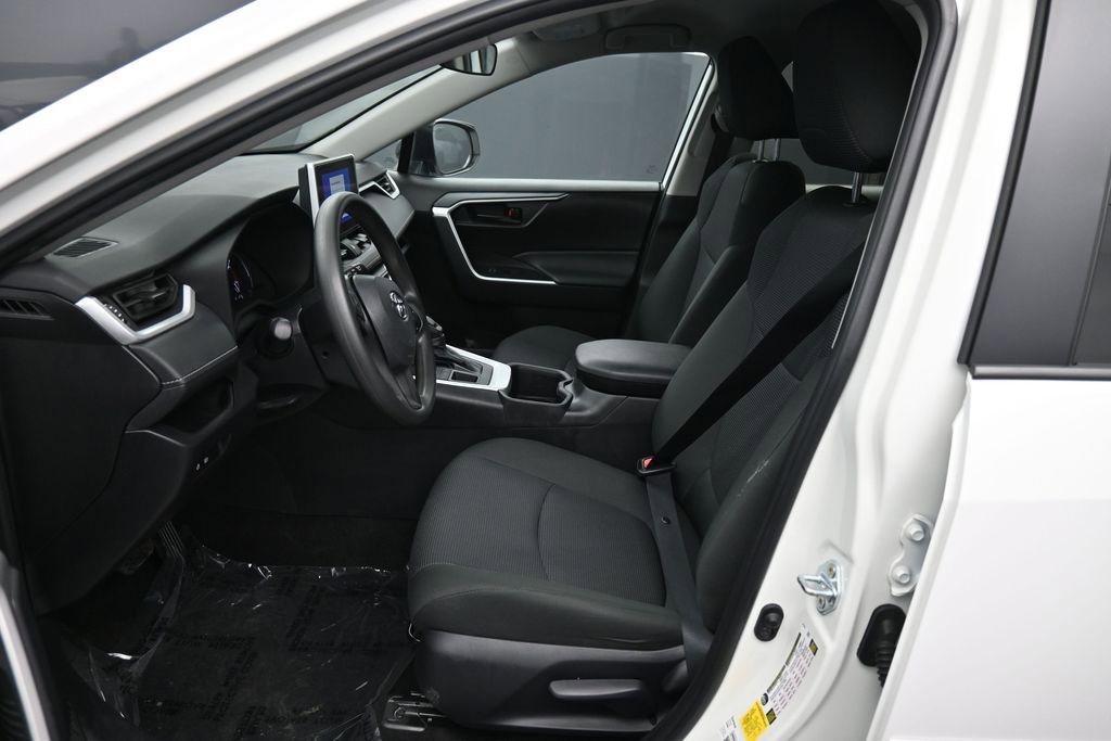 Certified 2024 Toyota RAV4 LE AWD/4WD image 18