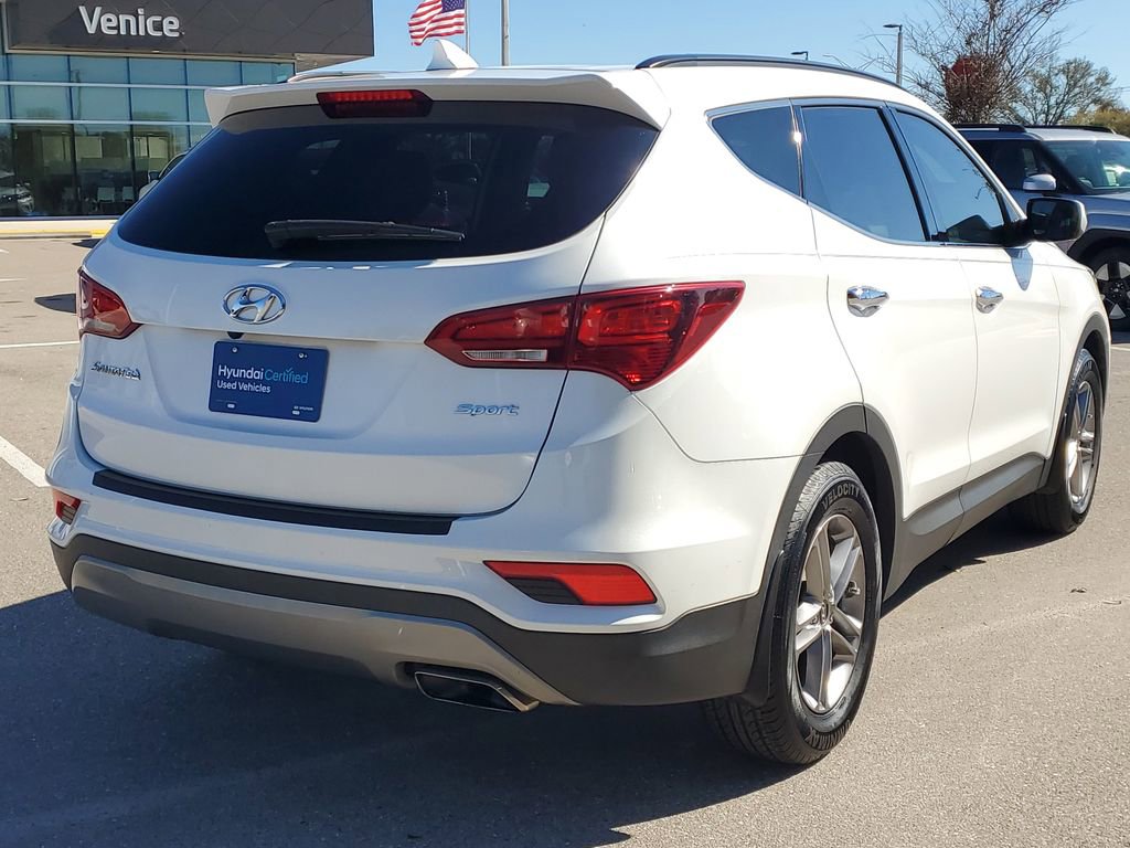 Used 2017 Hyundai Santa Fe Sport image 4