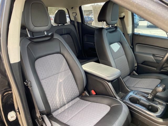 Used 2017 Chevrolet Colorado Z71 w/ Z71 Midnight Edition image 9