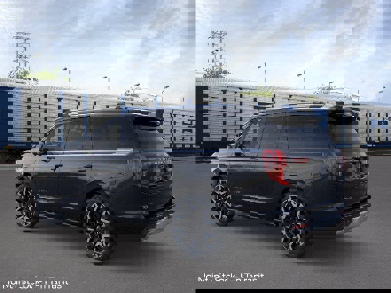 New 2026 Ford Expedition Platinum image 4