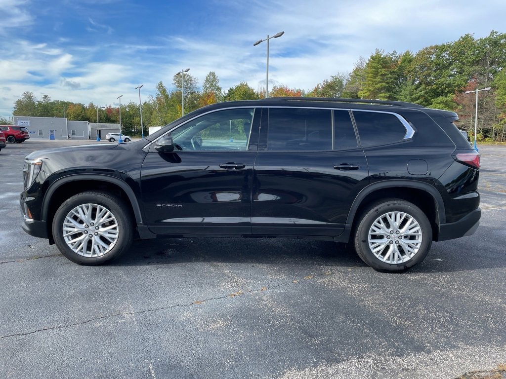 Used 2024 GMC Acadia Elevation image 3