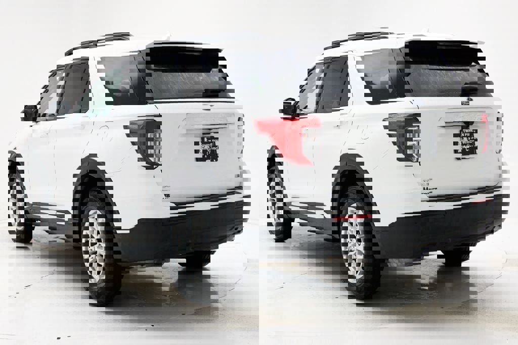 Used 2020 Ford Explorer XLT w/ Comfort Package image 6