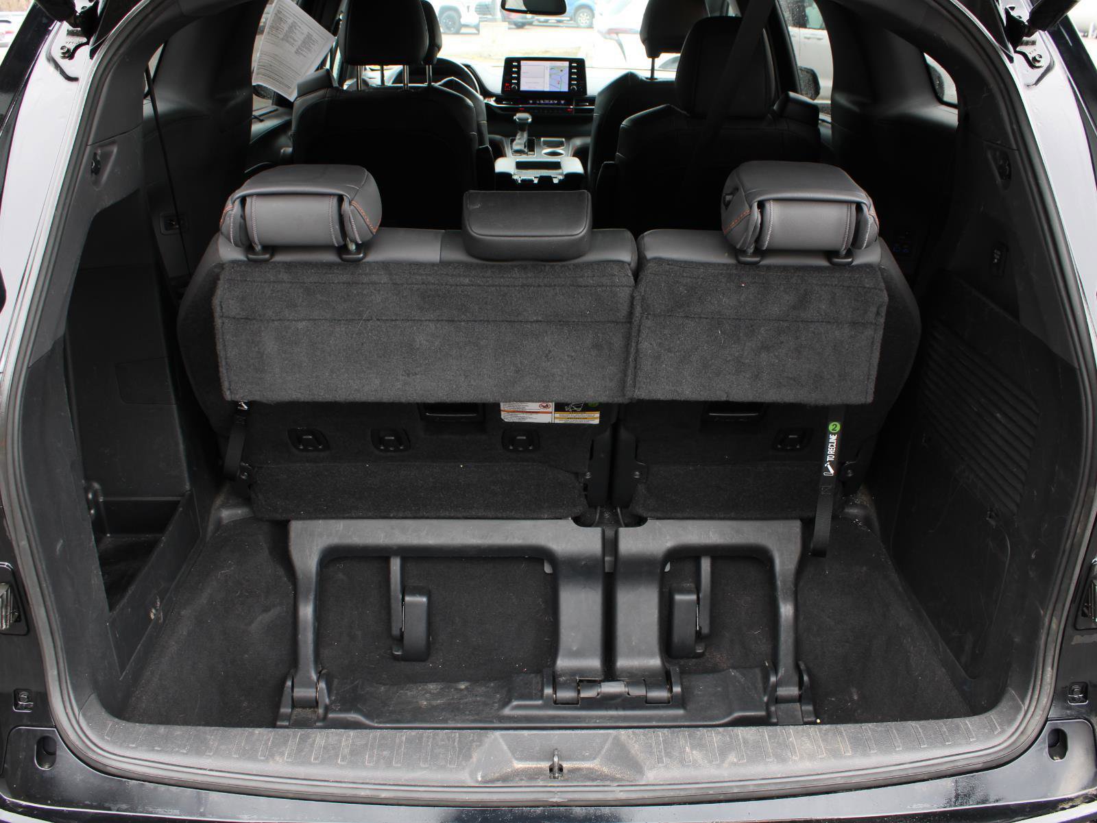 Used 2022 Toyota Sienna XSE w/ XSE Plus Package image 8