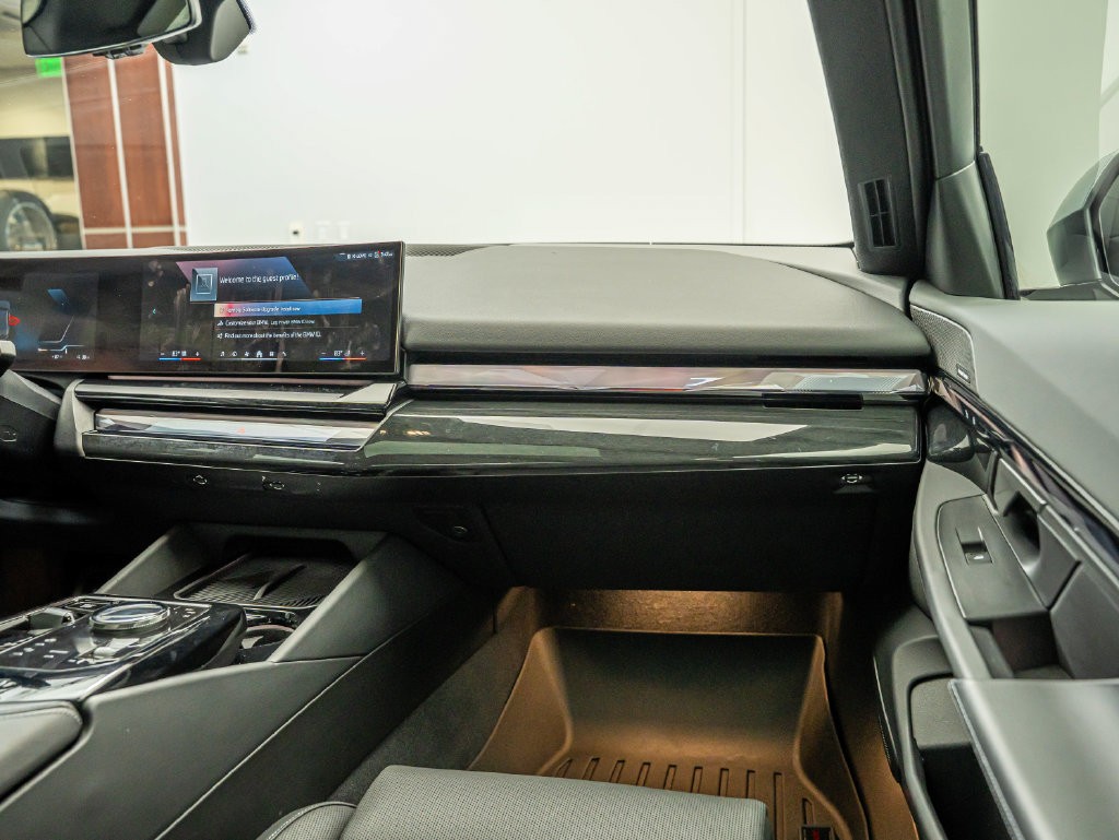 Used 2024 BMW i5 eDrive40i w/ M Sport Package RWD image 45