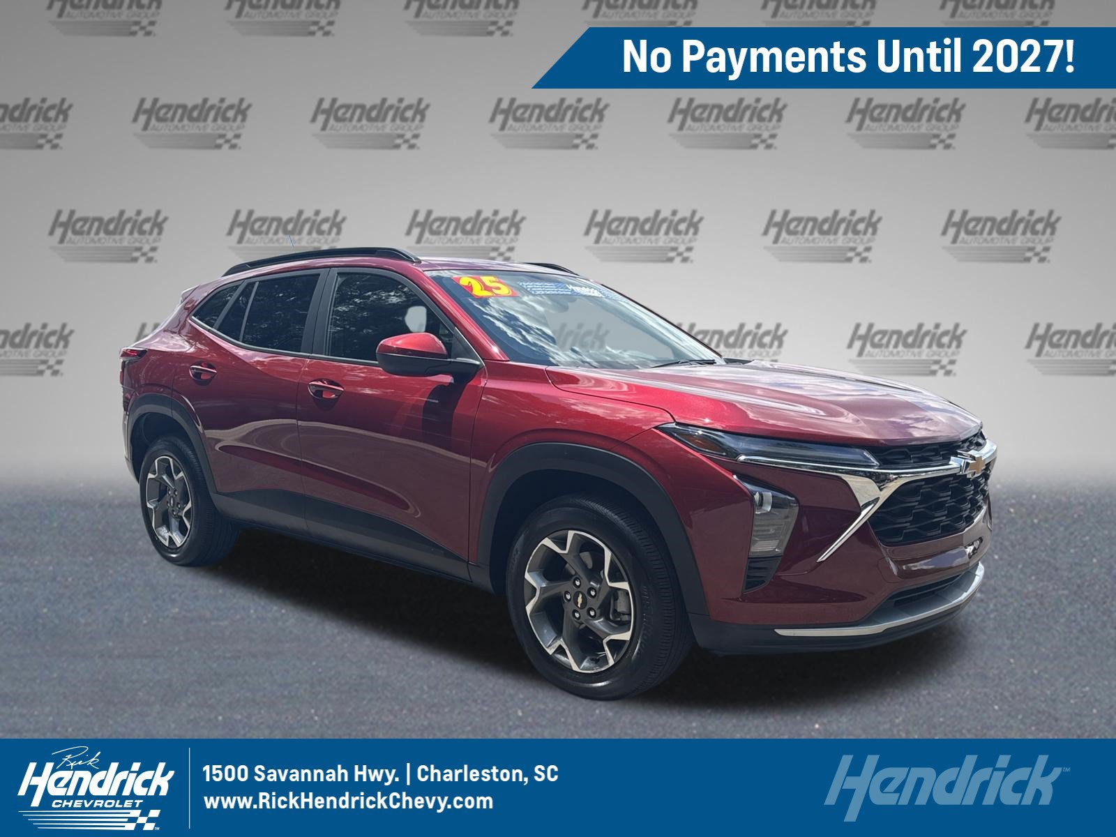 Used 2025 Chevrolet Trax LT FWD image 1