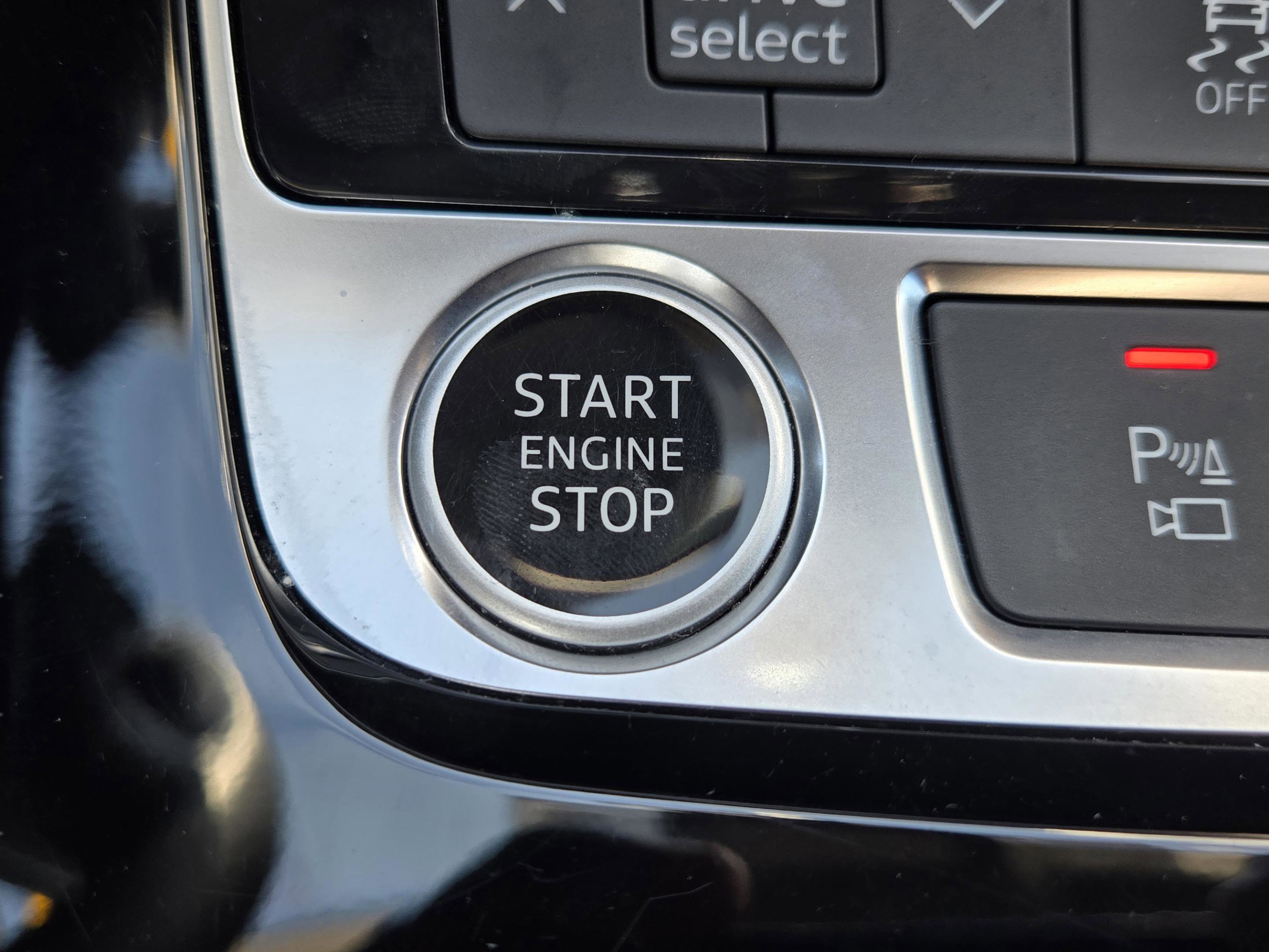 Used 2023 Audi Q8 Premium image 20