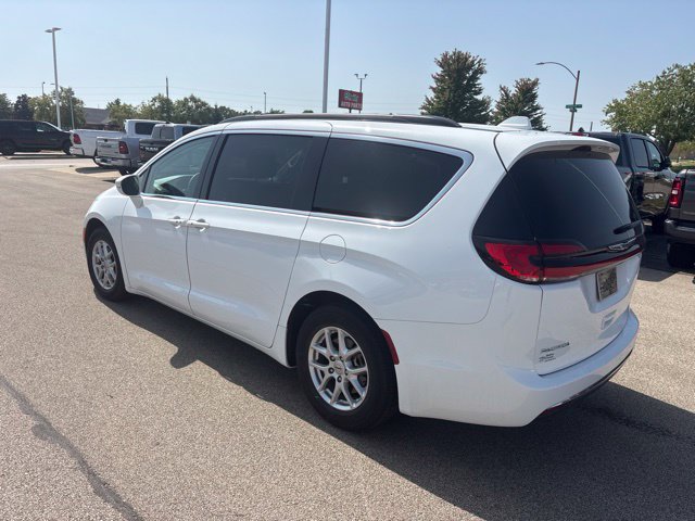 Used 2022 Chrysler Pacifica Touring-L FWD image 5