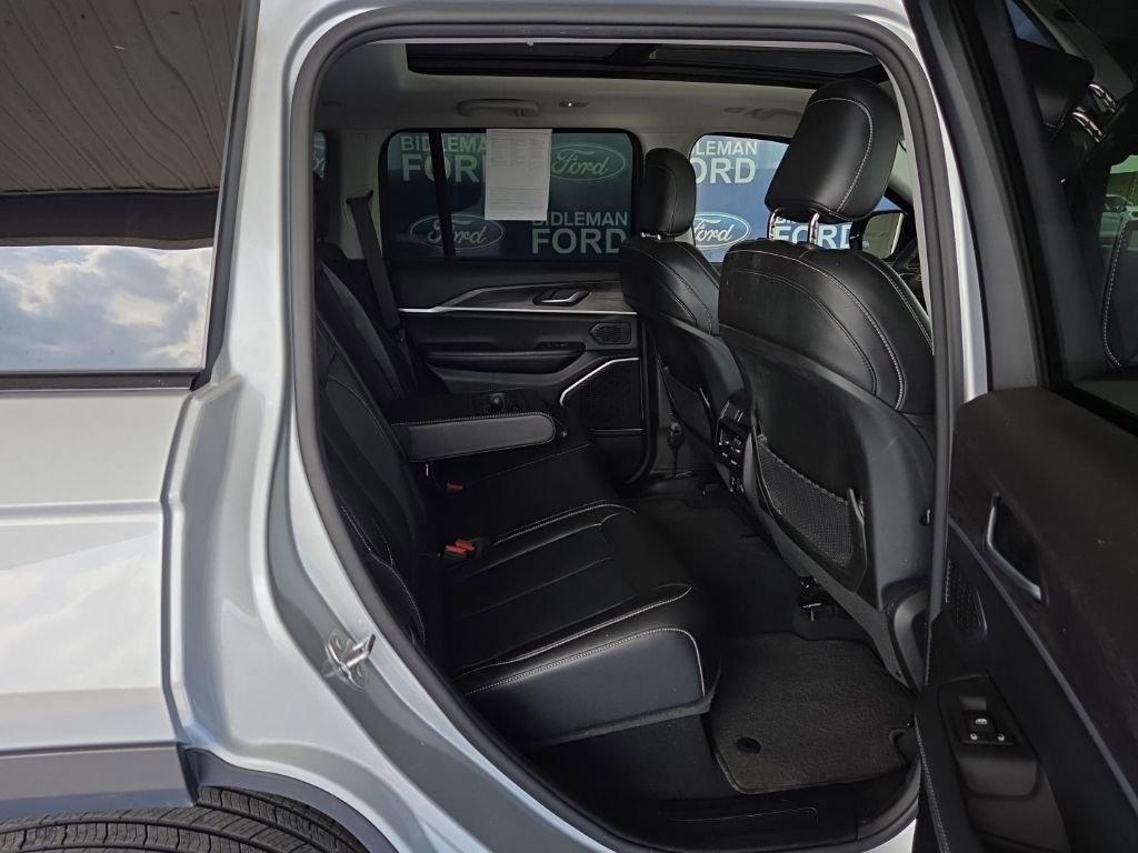 Used 2022 Jeep Grand Cherokee Limited 4xe image 37