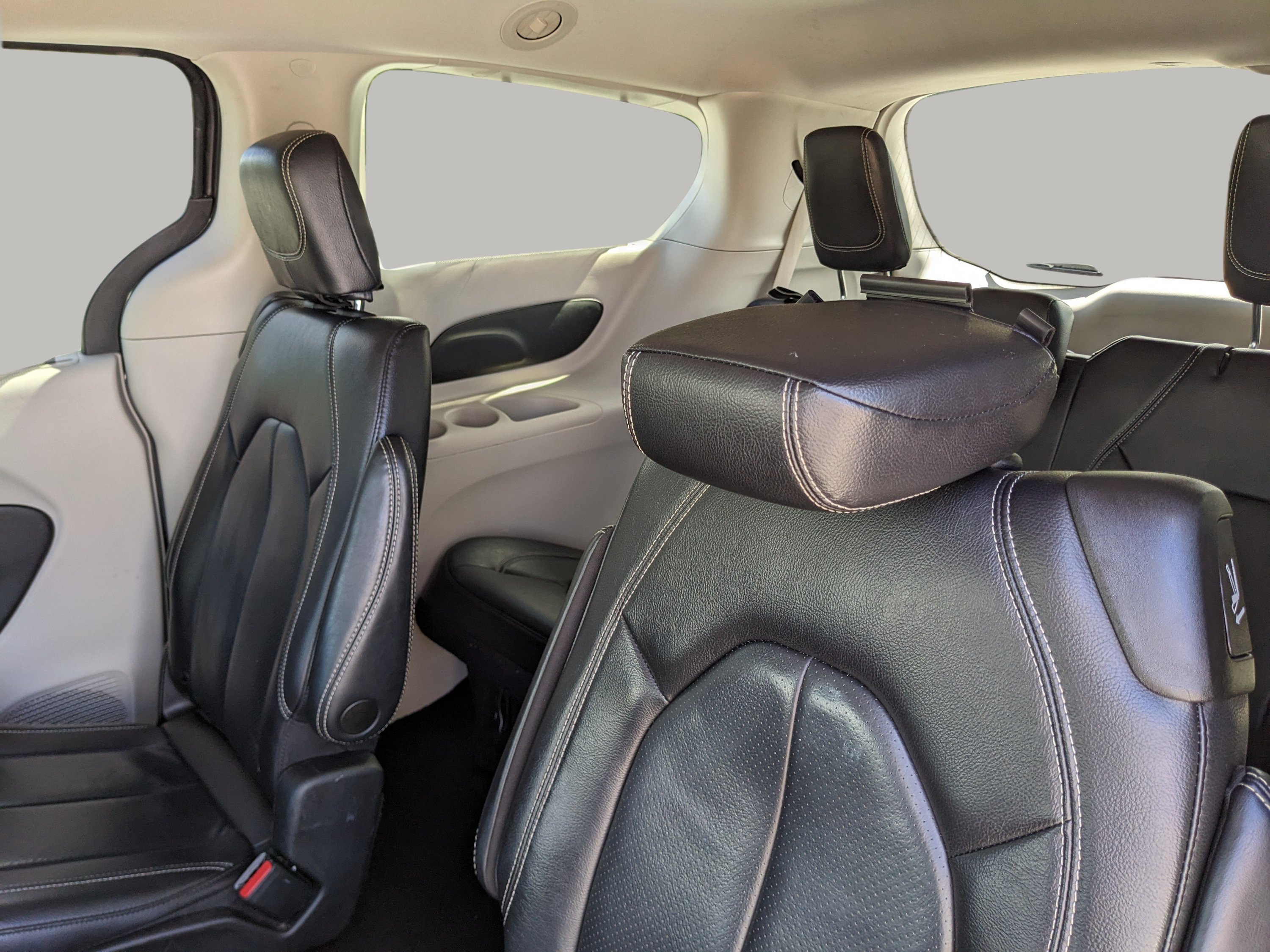 Used 2022 Chrysler Pacifica Touring-L FWD image 18