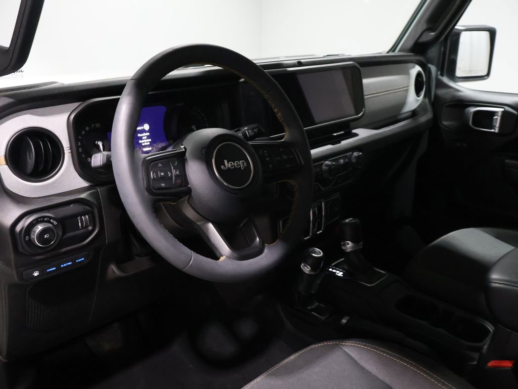Used 2024 Jeep Wrangler Unlimited w/ Convenience Group image 15