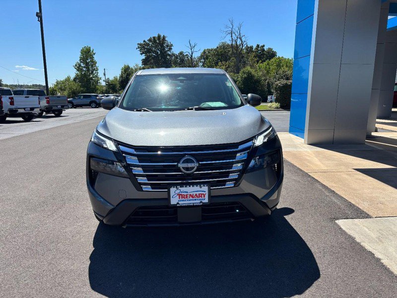 Used 2024 Nissan Rogue SV image 9