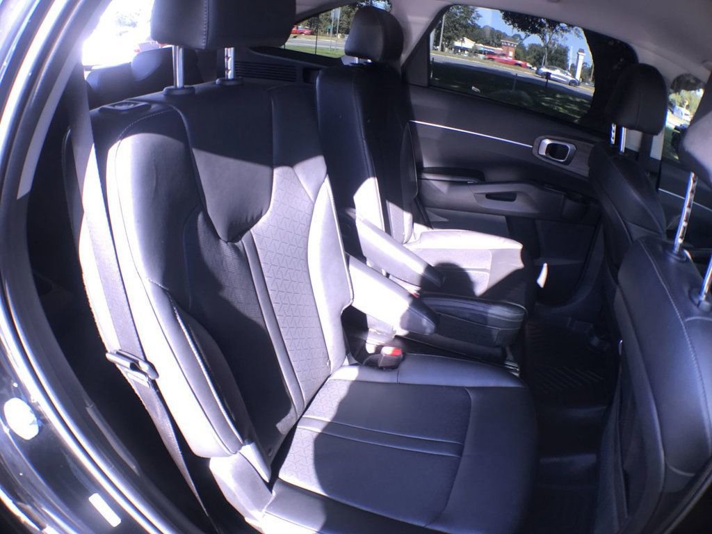 Used 2022 Kia Sorento EX image 22