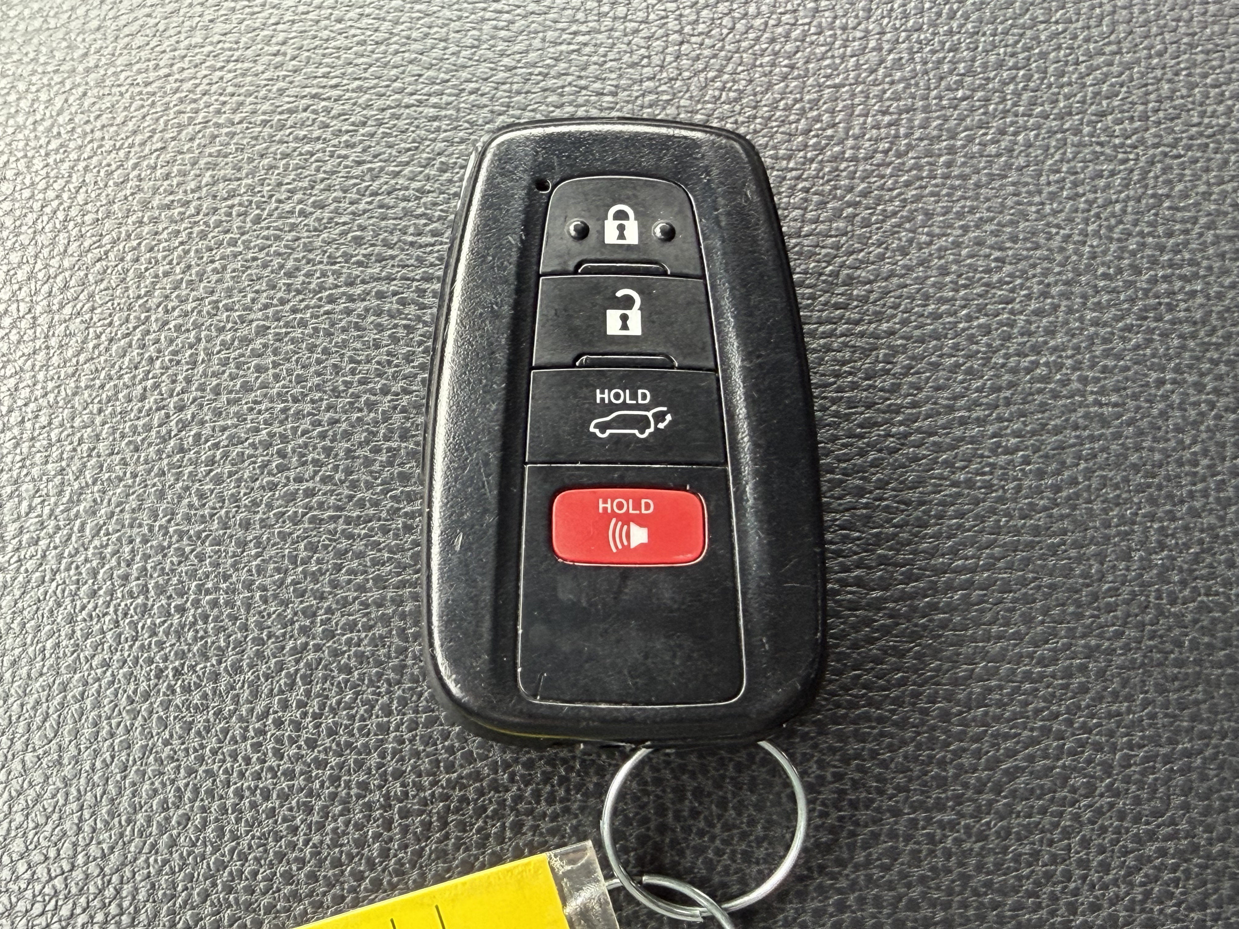 Certified 2025 Toyota RAV4 XLE AWD/4WD image 30