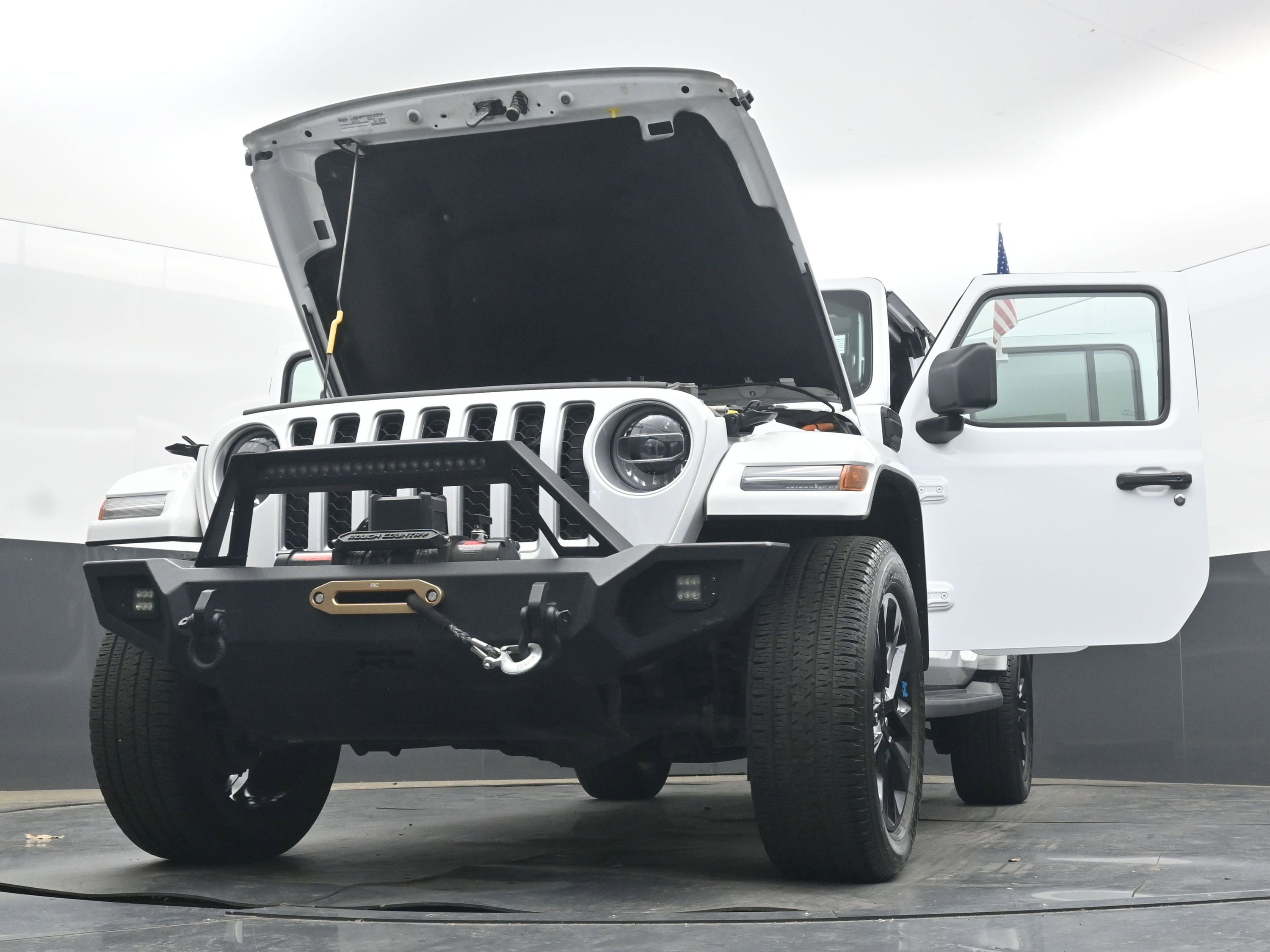 Used 2022 Jeep Wrangler Unlimited Sahara w/ Cold Weather Group AWD/4WD image 41