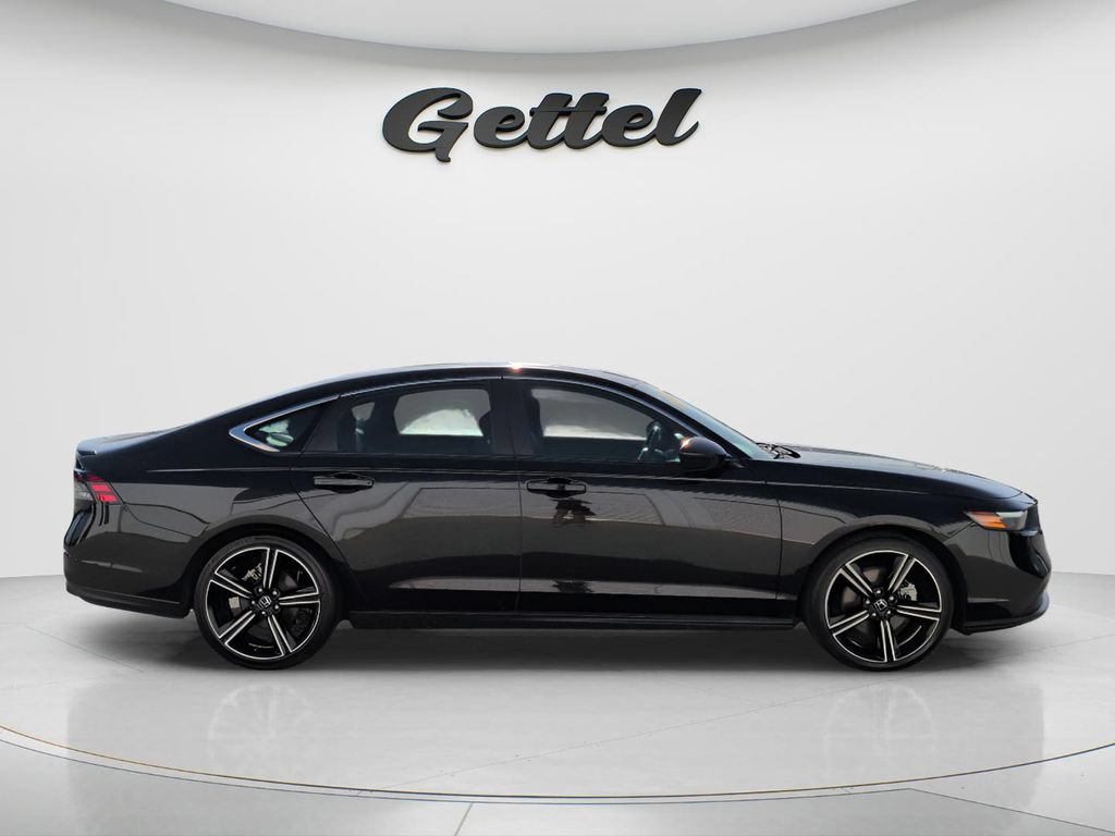 Used 2024 Honda Accord Sport image 4