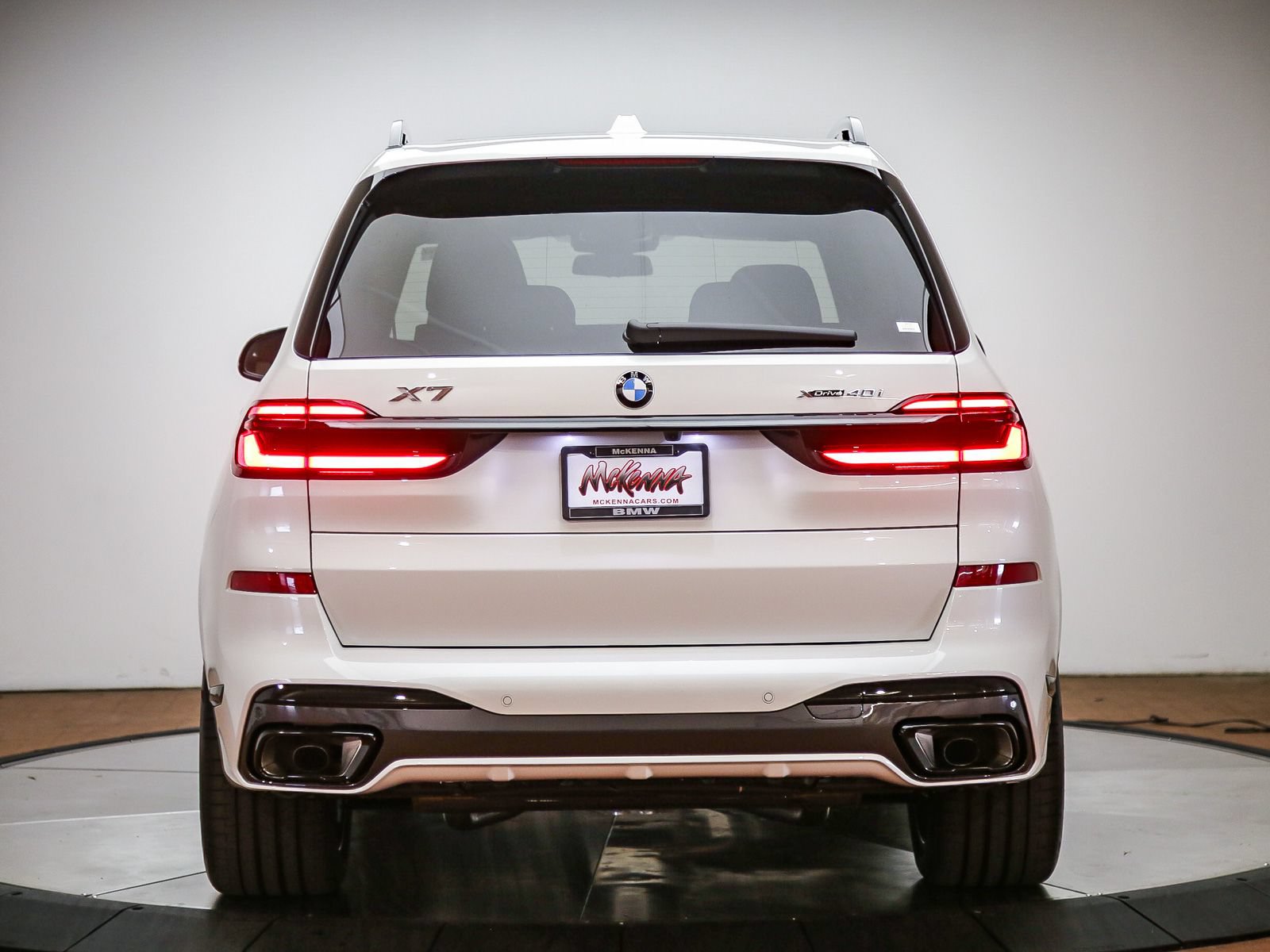 New 2027 BMW X7 xDrive40i w/ M Sport Package AWD/4WD image 3