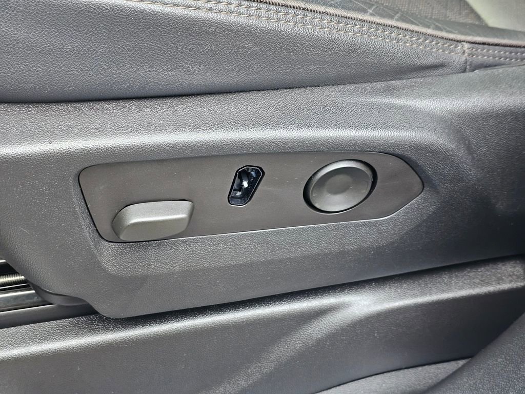 Used 2022 Chevrolet Suburban High Country image 26