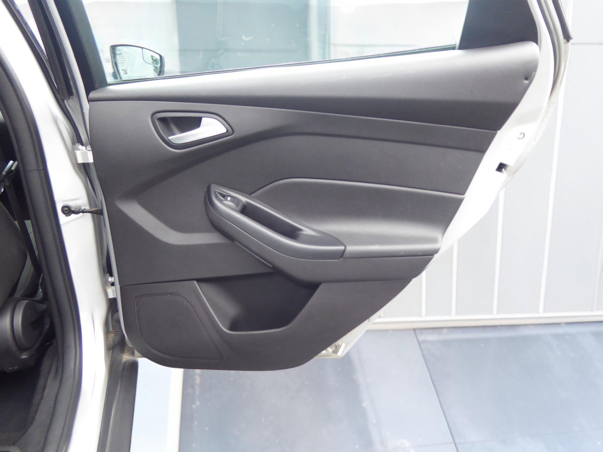 Used 2017 Ford Focus SE FWD image 19