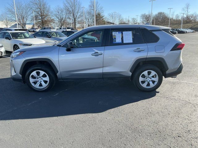 Used 2024 Toyota RAV4 LE image 9