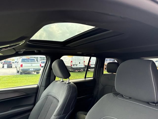 New 2026 Jeep Grand Cherokee Laredo X AWD/4WD image 23