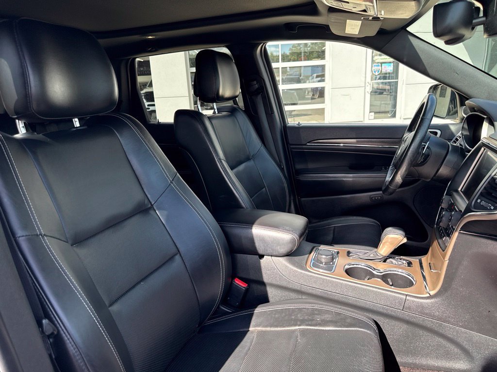 Used 2016 Jeep Grand Cherokee Limited w/ Luxury Group II AWD/4WD image 40