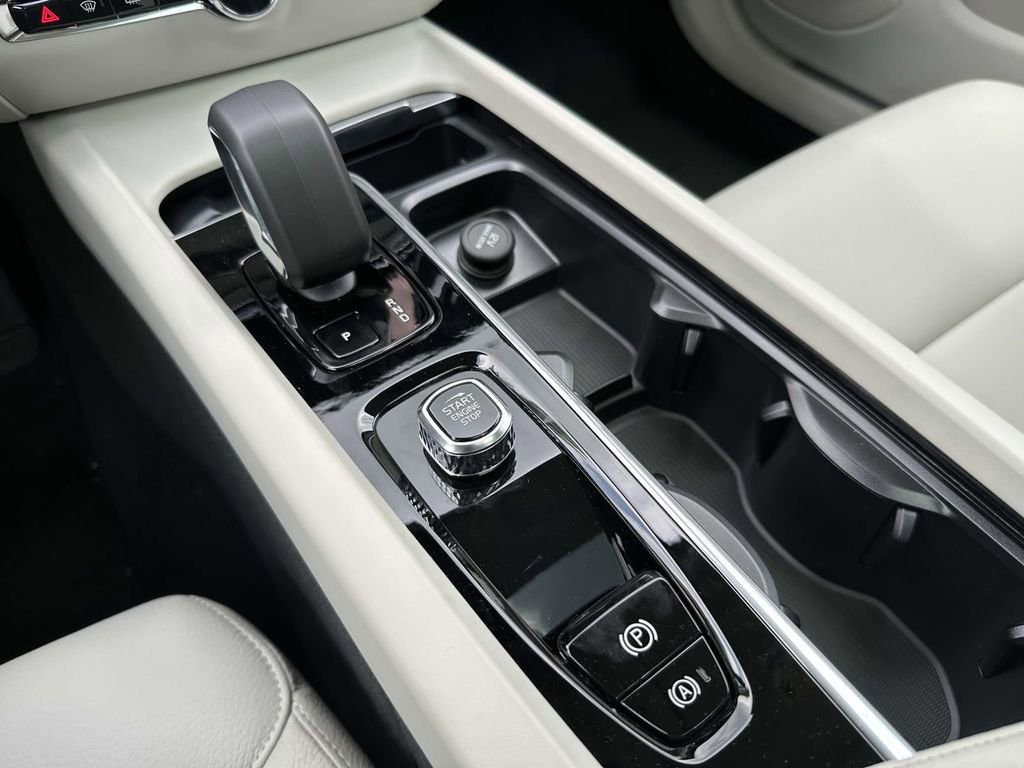 New 2026 Volvo V60 B5 Cross Country Plus w/ Protection Package Premier image 6