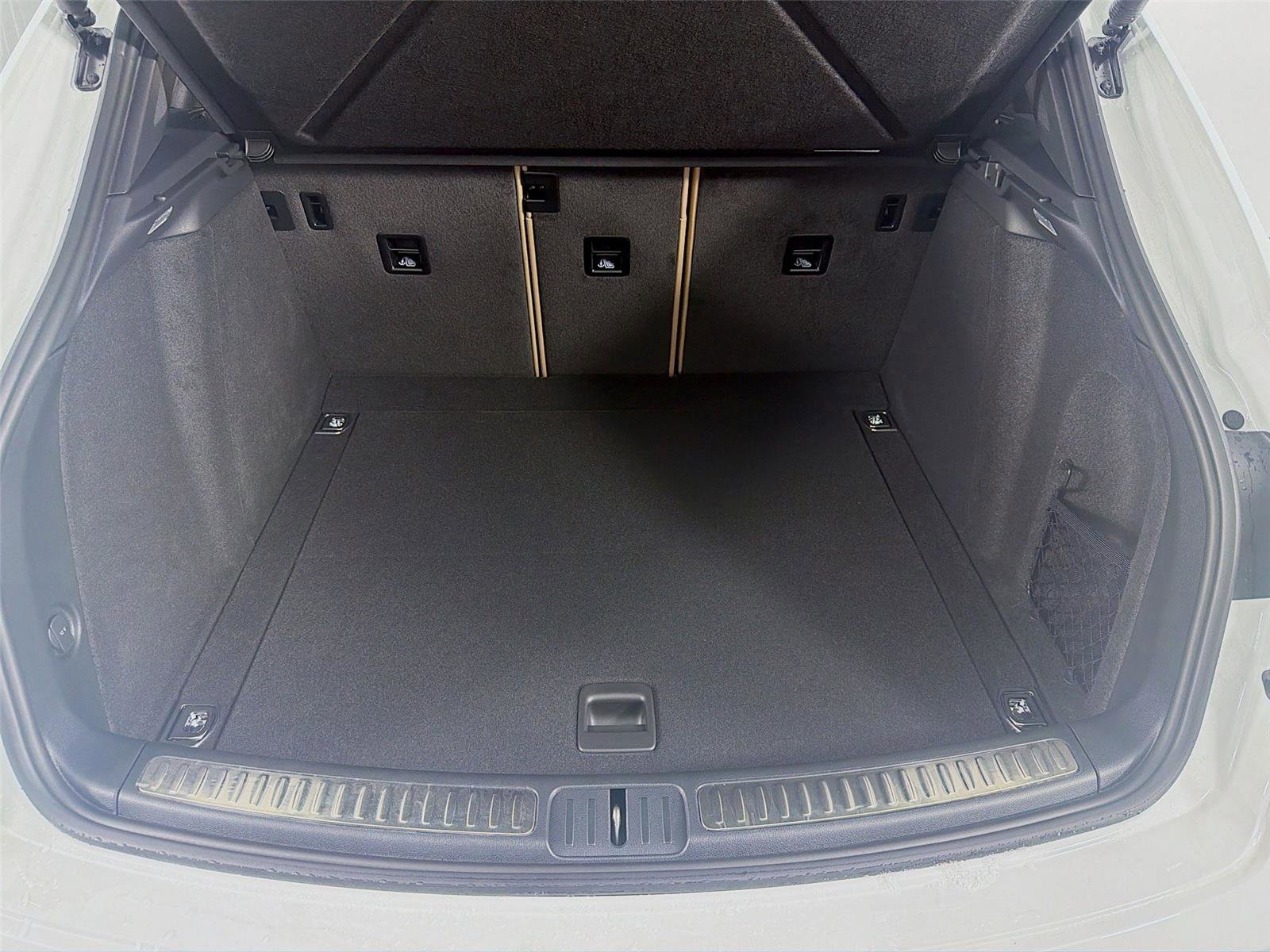 New 2026 Porsche Macan image 23