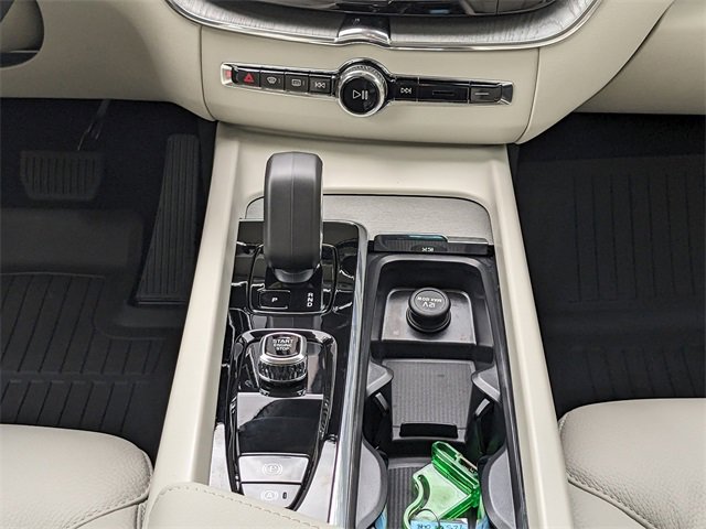 New 2025 Volvo XC60 B5 Plus w/ Protection Package Premier image 20