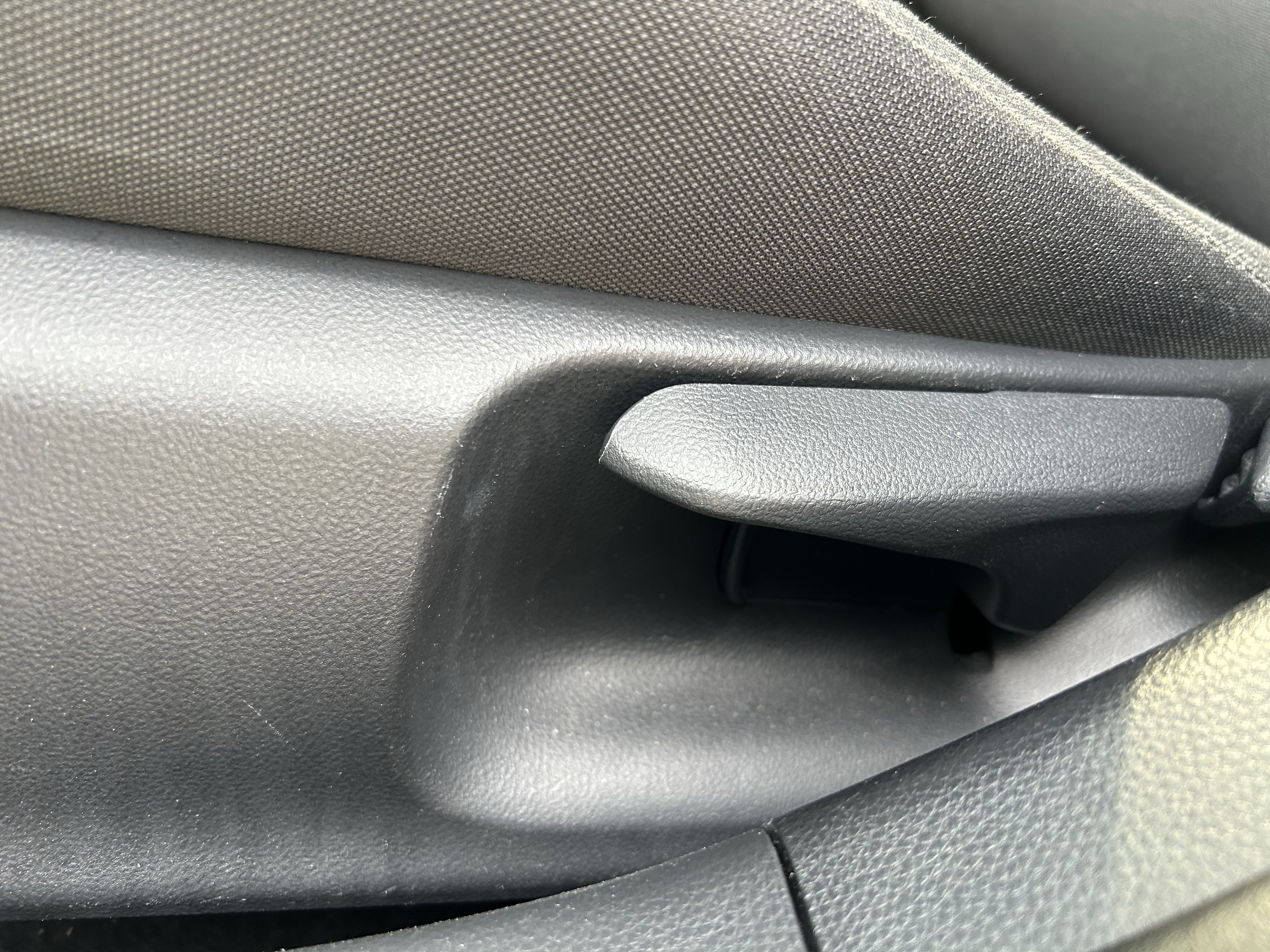 Used 2024 Toyota Prius LE FWD image 14