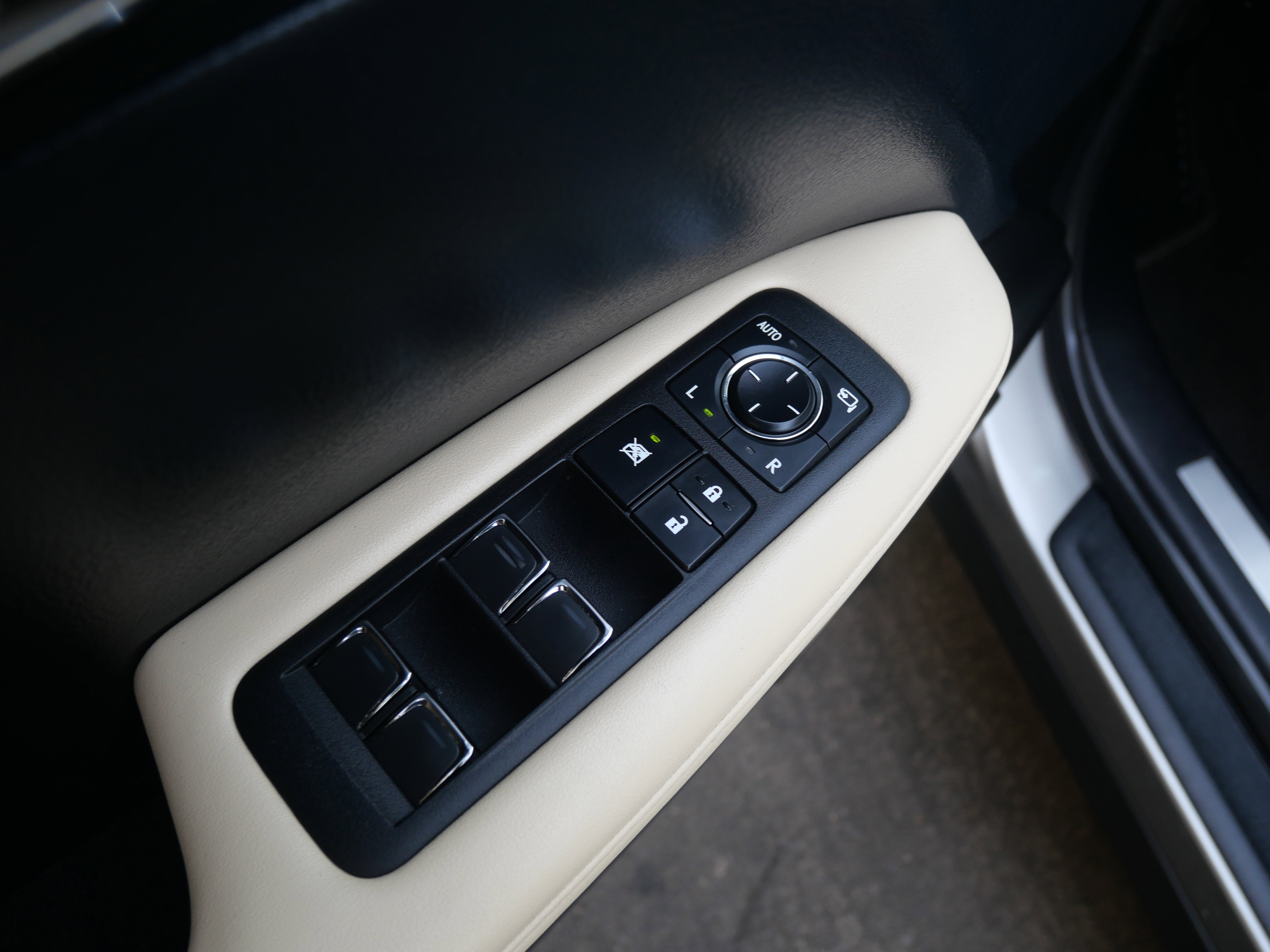 Certified 2022 Lexus RX 350 FWD w/ Premium Package image 17