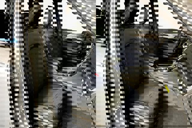 New 2025 Jeep Grand Cherokee Altitude image 12