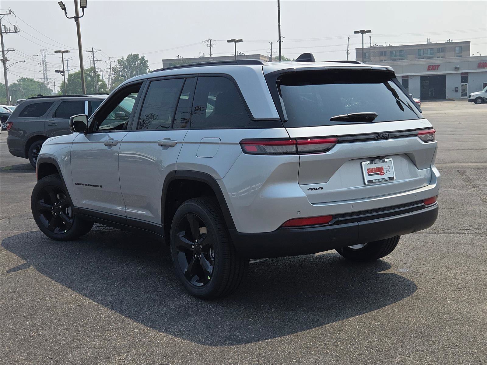 New 2025 Jeep Grand Cherokee Altitude image 16