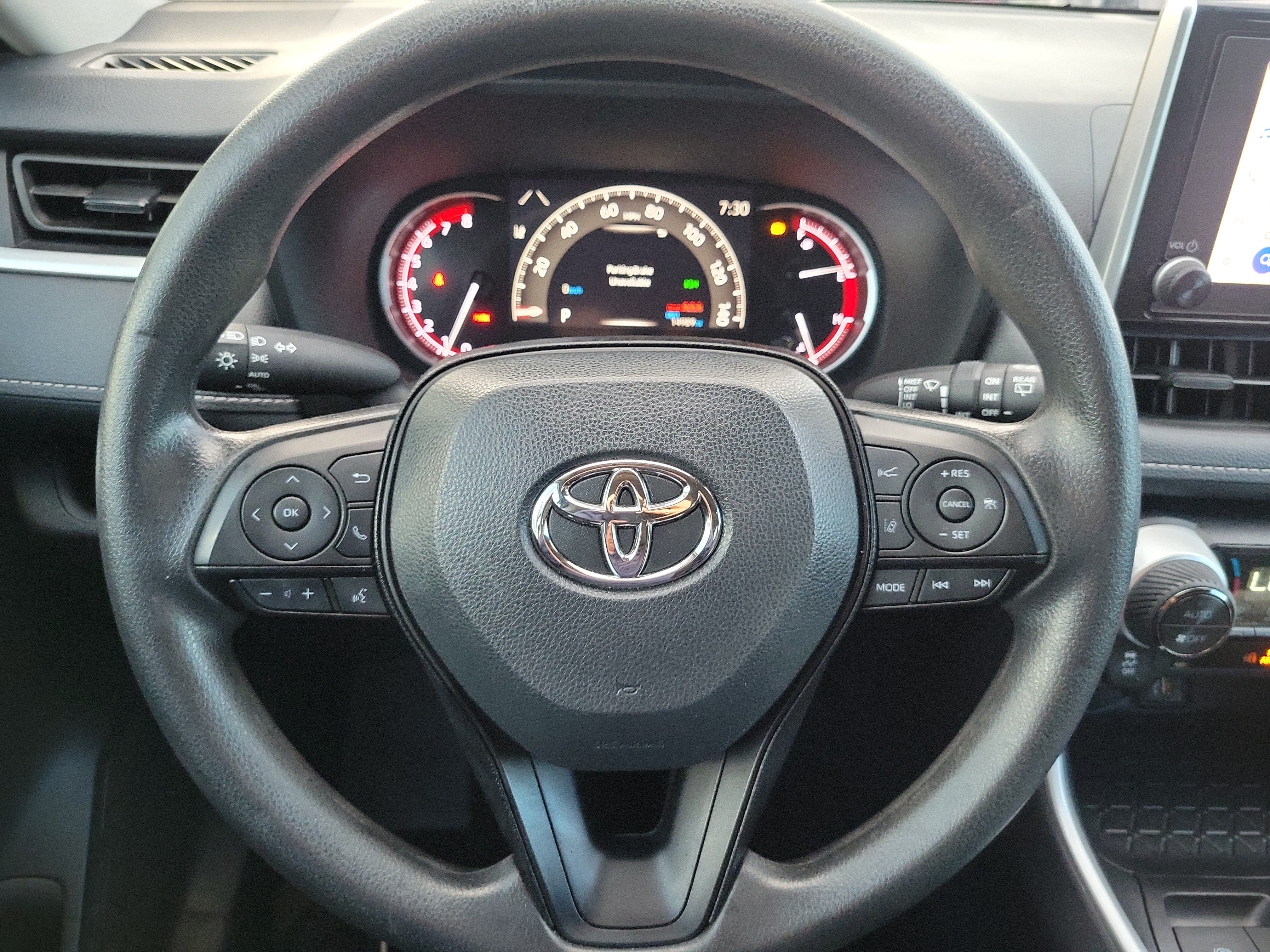 Used 2025 Toyota RAV4 XLE w/ Convenience Package FWD image 23