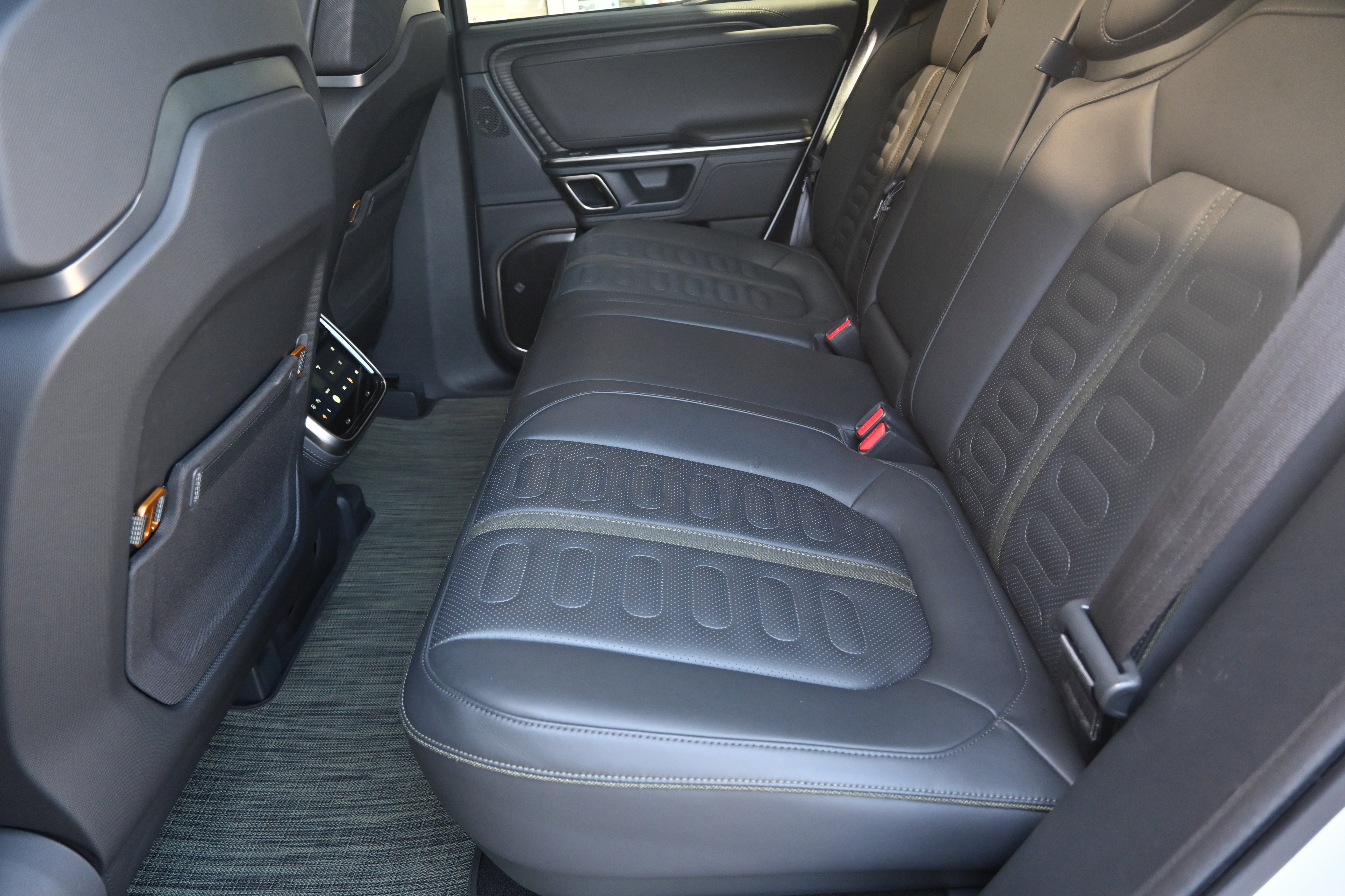 Used 2023 Rivian R1T Adventure image 45