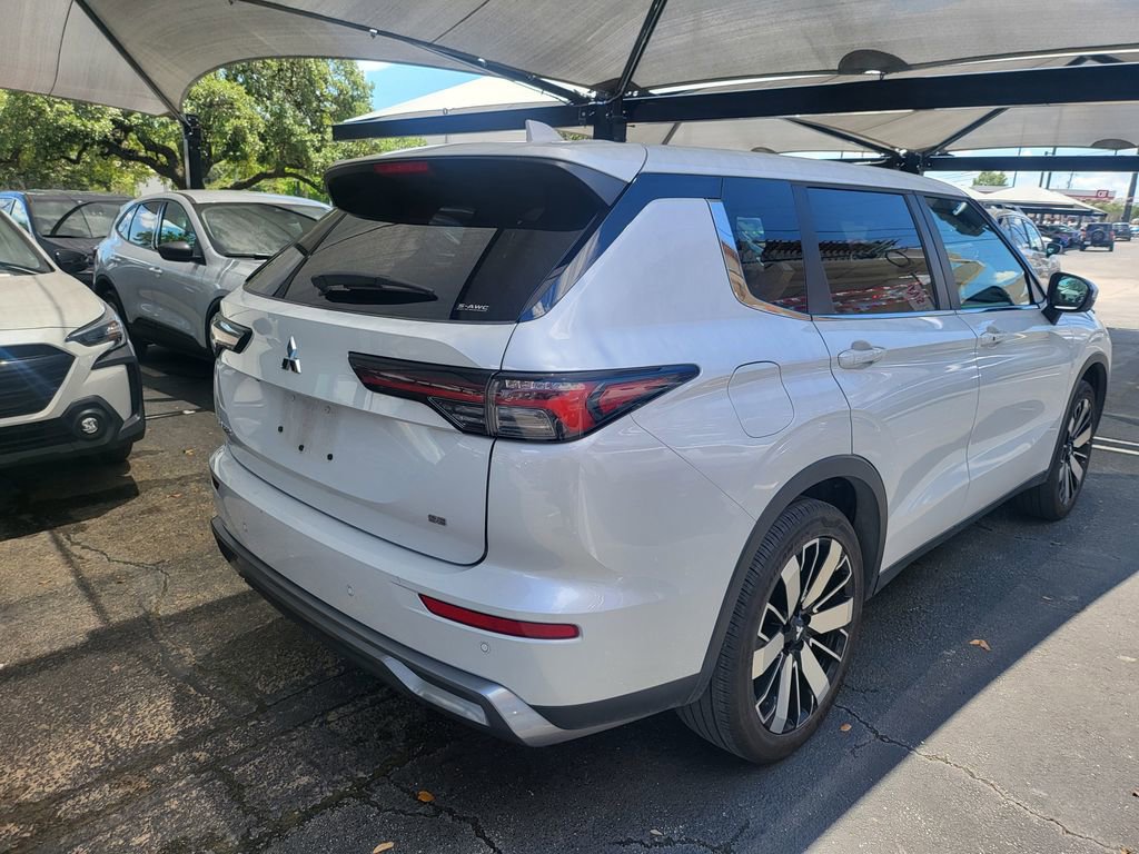 Used 2025 Mitsubishi Outlander SE AWD/4WD image 8