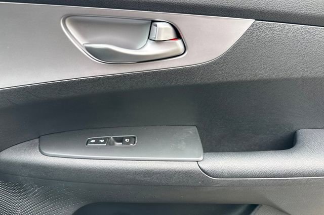 Used 2023 Kia Forte LXS w/ LXS Technology Package FWD image 21