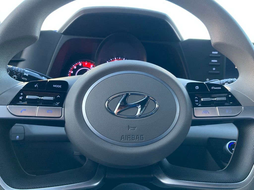 Used 2021 Hyundai Elantra SEL image 25