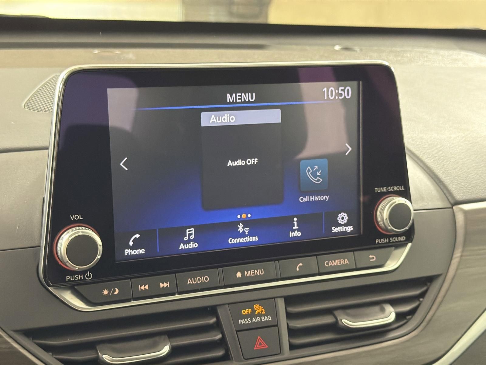 Used 2025 Nissan Altima 2.5 SV FWD image 13