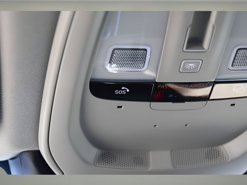 New 2026 Volvo XC60 B5 Plus w/ Protection Package Premier image 38
