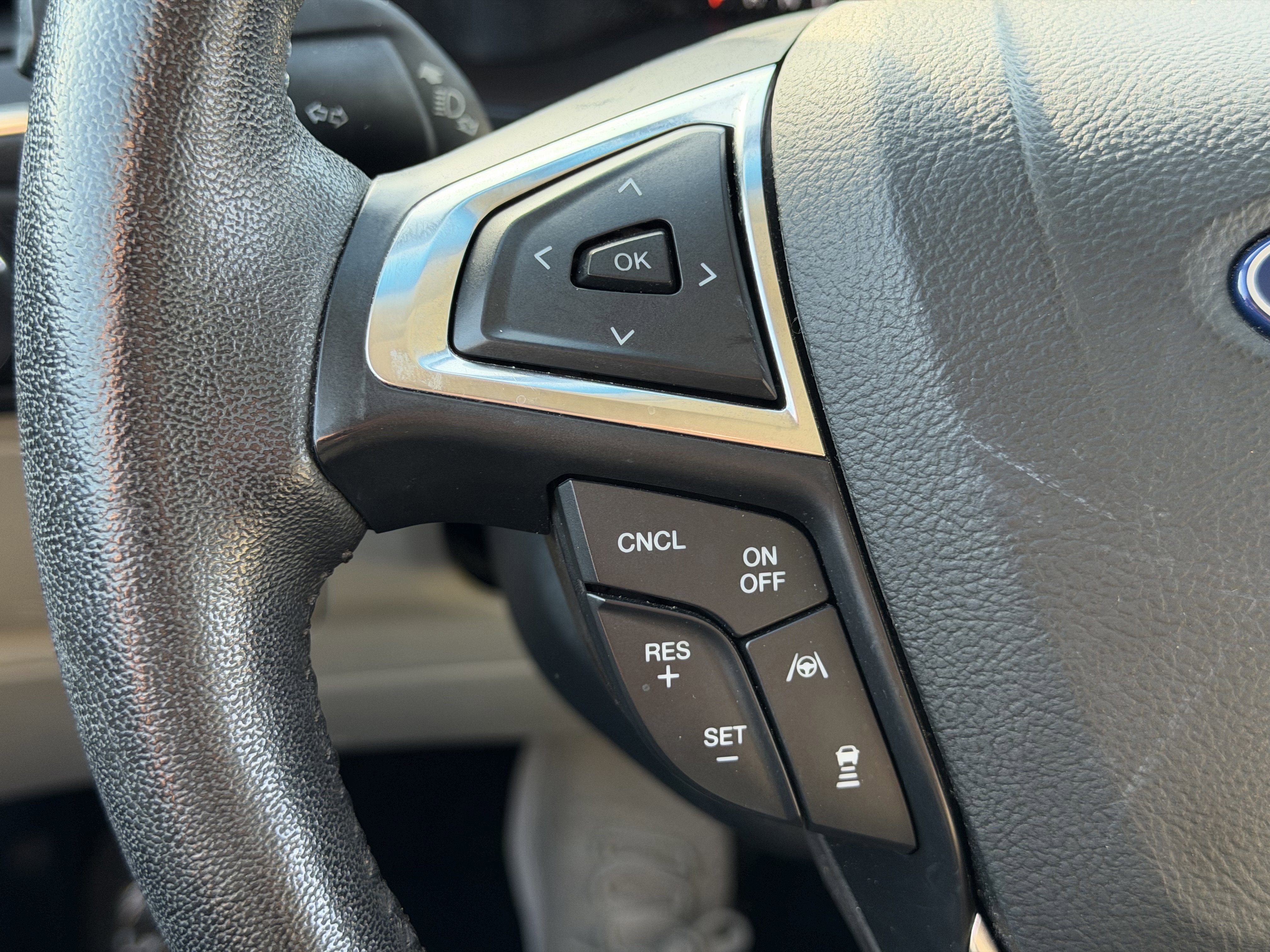 Used 2019 Ford Edge Titanium w/ Equipment Group 301A FWD image 16